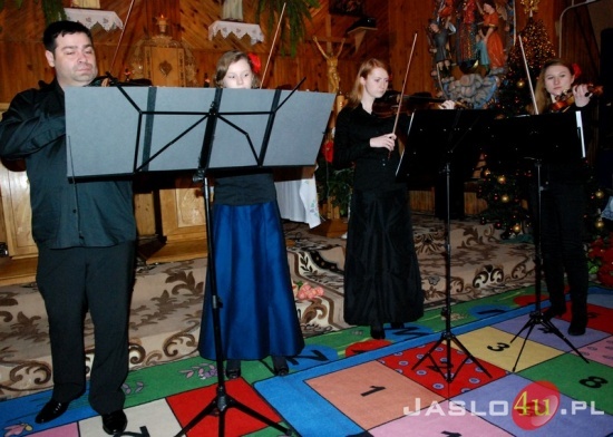 Dla Oliwki. Koncert charytatywny w Foluszu fot. Ilona Czarnecka