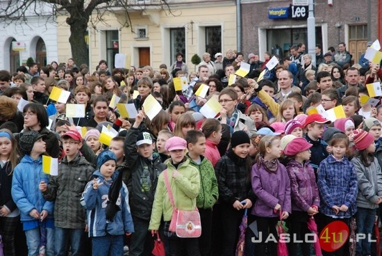Dzieci odśpiewały "Barkę"