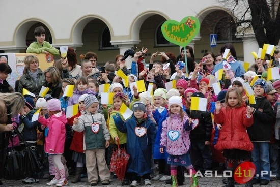 Dzieci odśpiewały "Barkę"