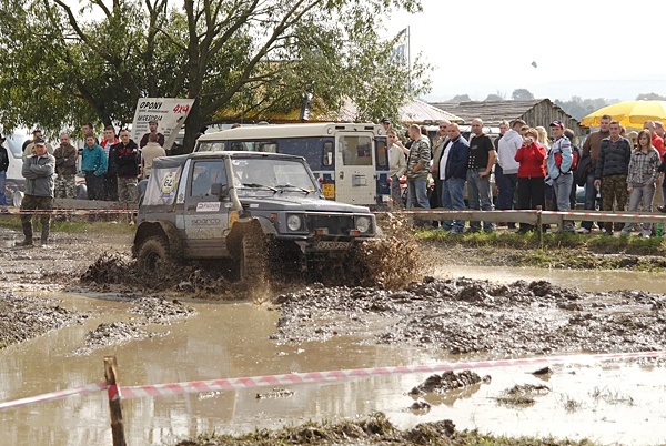 IV Piknik samochodów terenowych 4x4 i quadów 28.09.2008 - Fot. Tomasz Wrona