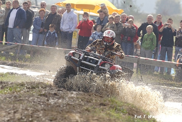 IV Piknik samochodów terenowych 4x4 i quadów 28.09.2008 - Fot. Tomasz Wrona