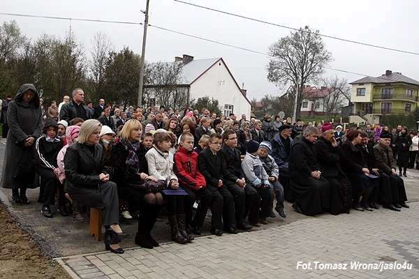 Jan Paweł II patronem szkoły w Łazach Dębowieckich