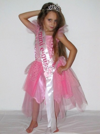 Mini-e-miss października 2011