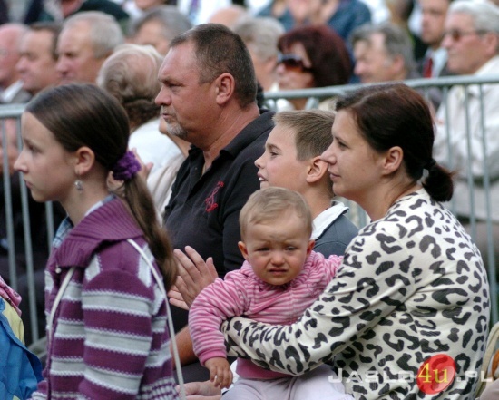 Miodobranie w Kołaczycach fot. Marek Dybaś