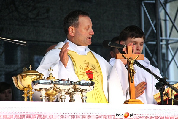 Msza w intencji tragicznie zmarłych pod Smoleńskiem
