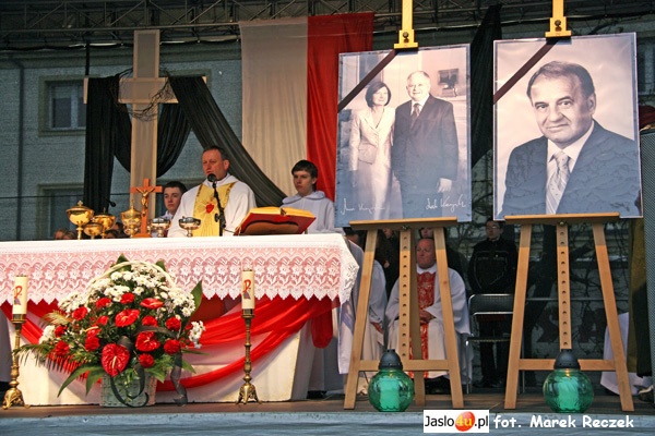 Msza w intencji tragicznie zmarłych pod Smoleńskiem
