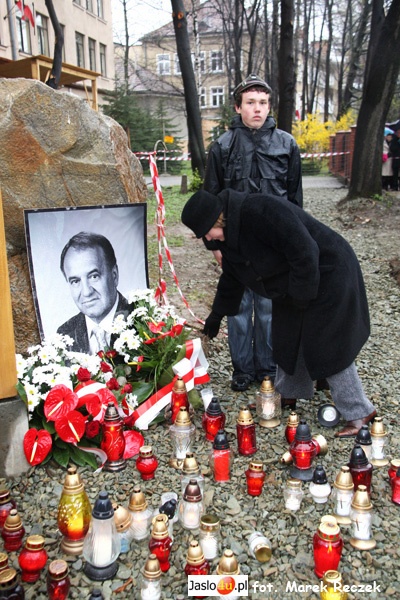 Msza w intencji tragicznie zmarłych pod Smoleńskiem