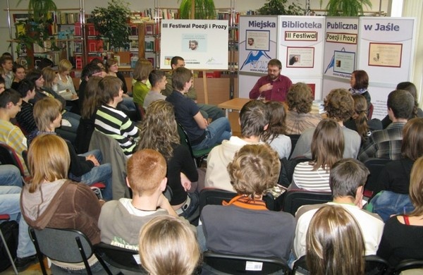 Na poważnie i z humorem o literaturze polskiej - Fot. MDK