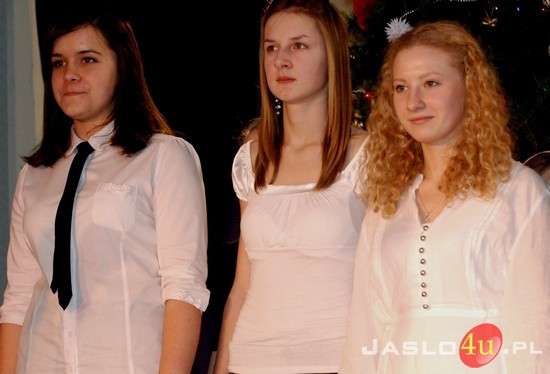 Noworoczny Dar 2012. Występy w ZSM nr 3 w Jaśle fot. Ilona Czarnecka