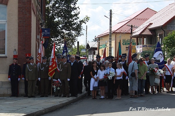 Odsłonięcie pomnika - Dębowiec 30.08.2009
