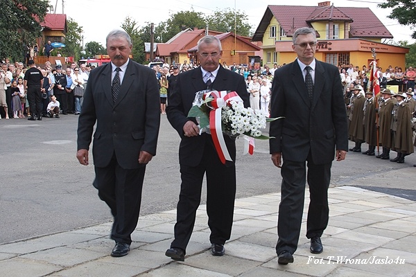 Odsłonięcie pomnika - Dębowiec 30.08.2009
