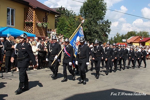Odsłonięcie pomnika - Dębowiec 30.08.2009