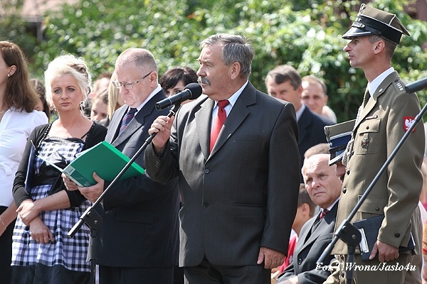 Odsłonięcie pomnika - Dębowiec 30.08.2009