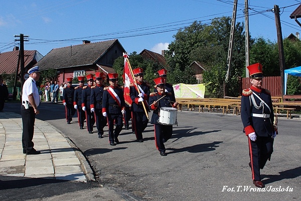 Odsłonięcie pomnika - Dębowiec 30.08.2009