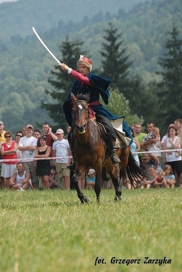 Parada historyczna w Krempnej