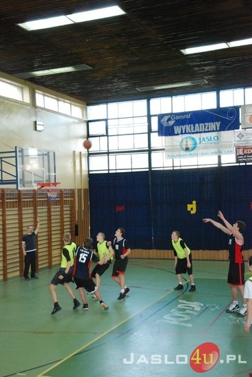 Powiatowy Turniej Koszykówki dla uczniów szkół ponadgimnazjalnych
