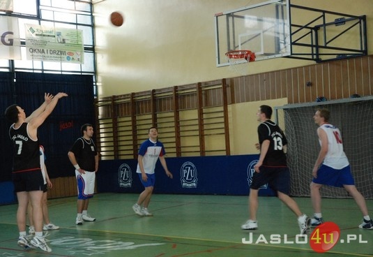 Powiatowy Turniej Koszykówki dla uczniów szkół ponadgimnazjalnych