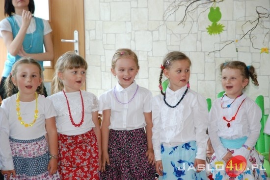 Przedszkolaki kochają mamę i tatę