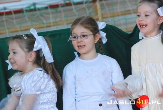 Przedszkole Miejskie nr 12. Występy z okazji Dni Babci i Dziadka fot. Ilona Czarnecka