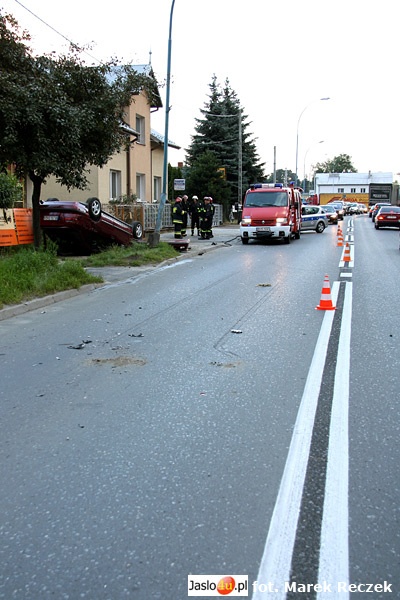Ściął latarnię i dachował - 13.07.2009