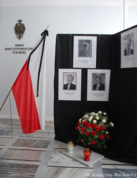 Sejm i Senat RP, cmentarz na Powązkach w Warszawie - 23.04.10