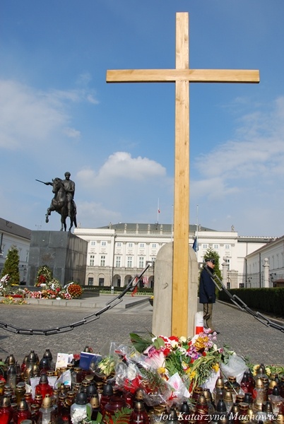 Sejm i Senat RP, cmentarz na Powązkach w Warszawie - 23.04.10