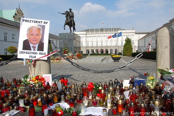 Sejm i Senat RP, cmentarz na Powązkach w Warszawie - 23.04.10