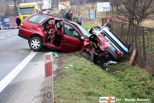 Tragiczny wypadek na ul. Krakowskiej. Trzy osoby nie żyją