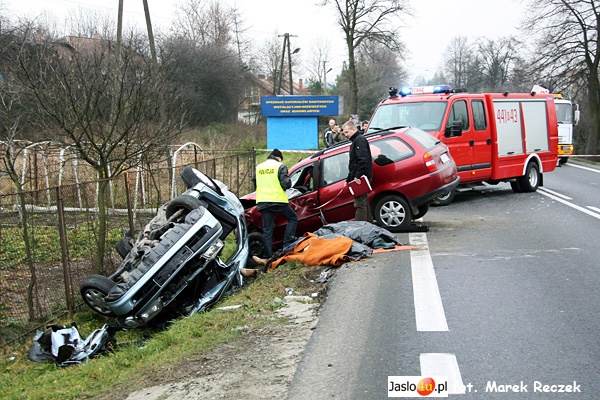 Tragiczny wypadek na ul. Krakowskiej. Trzy osoby nie żyją