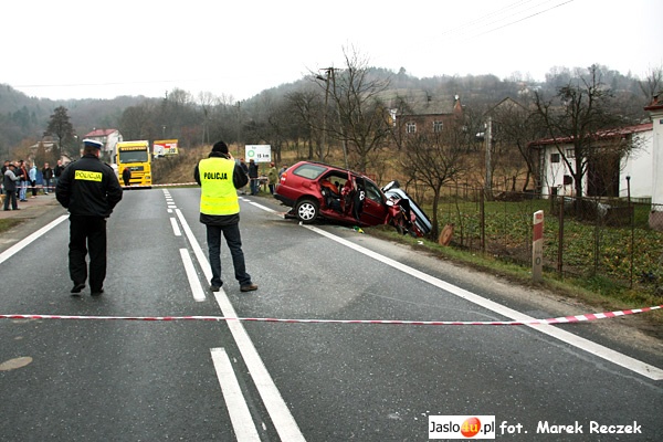 Tragiczny wypadek na ul. Krakowskiej. Trzy osoby nie żyją