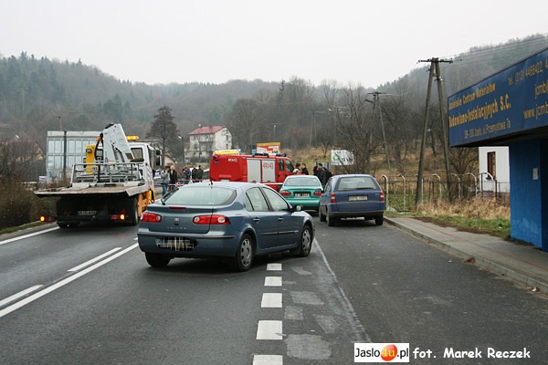 Tragiczny wypadek na ul. Krakowskiej. Trzy osoby nie żyją