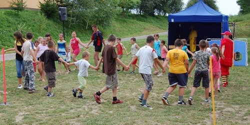 Wakacyjne Czwartki Artystyczne na osiedlu Brzyszczki