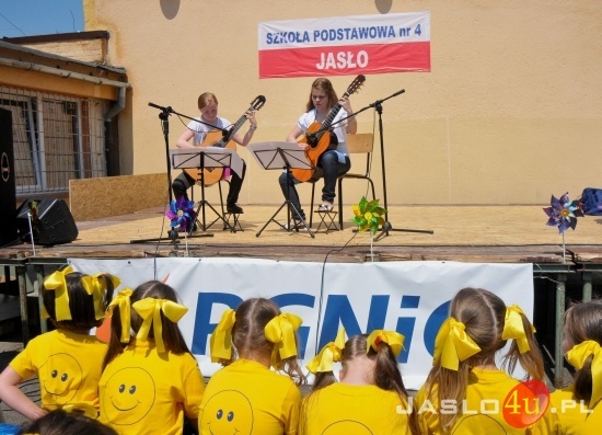 Wielki festyn w SP 4 - fot. Marek Dybaś