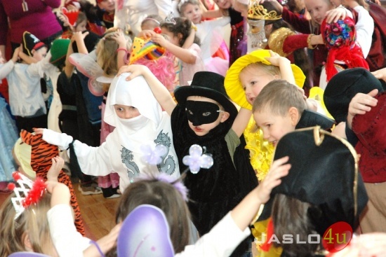 Zabawa karnawałowa w Przedszkolu Miejskim nr 12 w Jaśle fot. Ilona Czarnecka