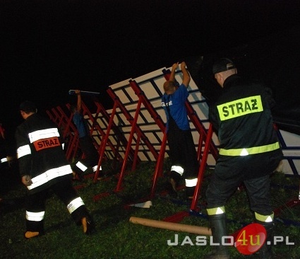 Zabezpieczanie terenu na osiedlu Niegłowice fot. Ilona Czarnecka