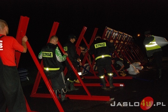 Zabezpieczanie terenu na osiedlu Niegłowice fot. Ilona Czarnecka