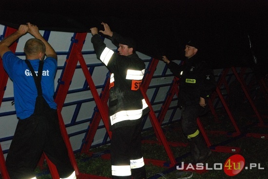 Zabezpieczanie terenu na osiedlu Niegłowice fot. Ilona Czarnecka