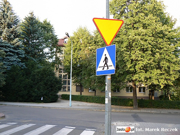 Znaki drogowe w Jaśle