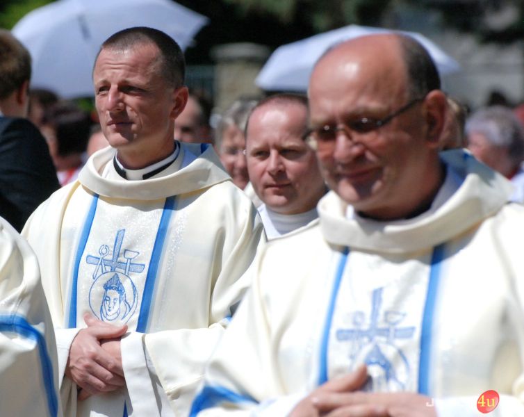 Dębowiec z Bazyliką Mniejszą NMP z La Salette