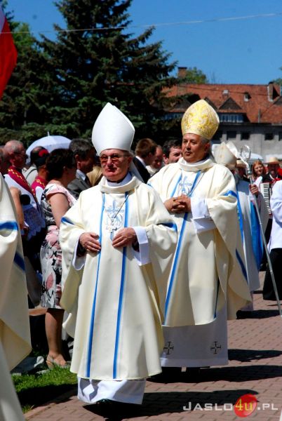 Dębowiec z Bazyliką Mniejszą NMP z La Salette