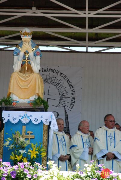 Dębowiec z Bazyliką Mniejszą NMP z La Salette