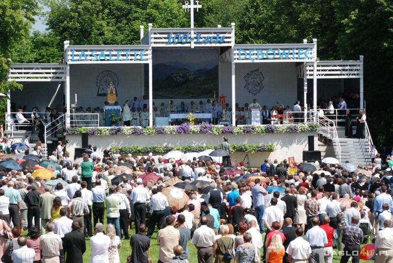 Dębowiec z Bazyliką Mniejszą NMP z La Salette