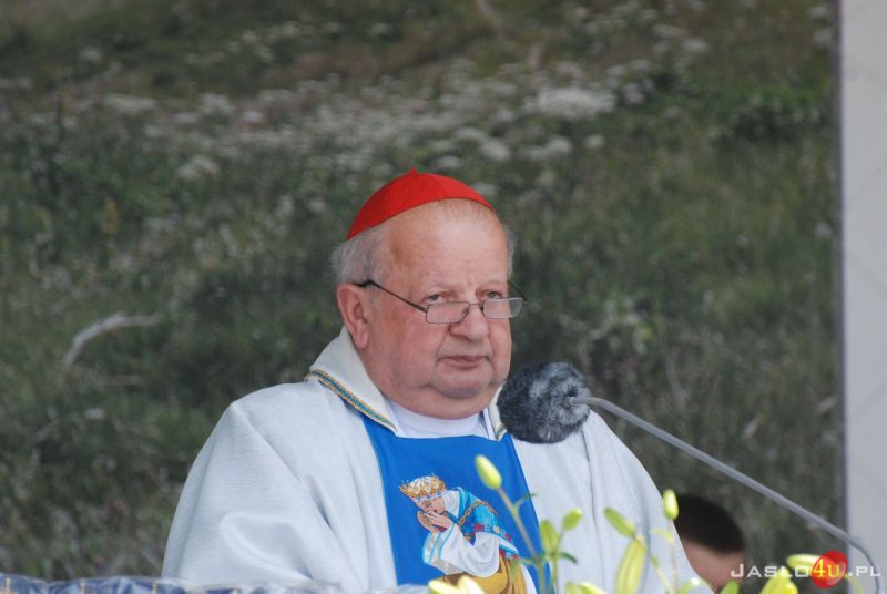 Dębowiec z Bazyliką Mniejszą NMP z La Salette