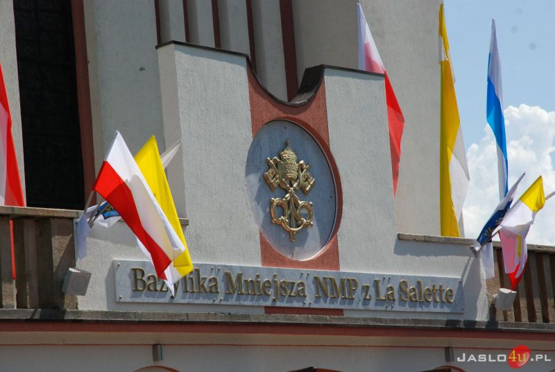 Dębowiec z Bazyliką Mniejszą NMP z La Salette