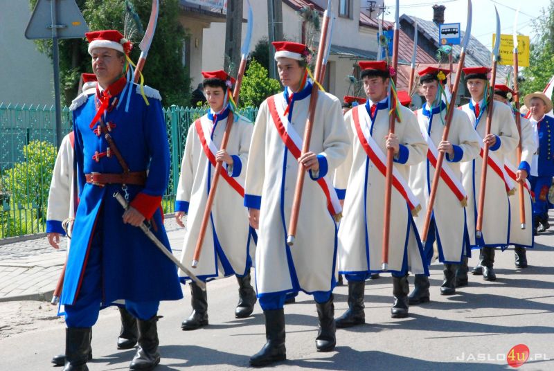 Dębowiec z Bazyliką Mniejszą NMP z La Salette