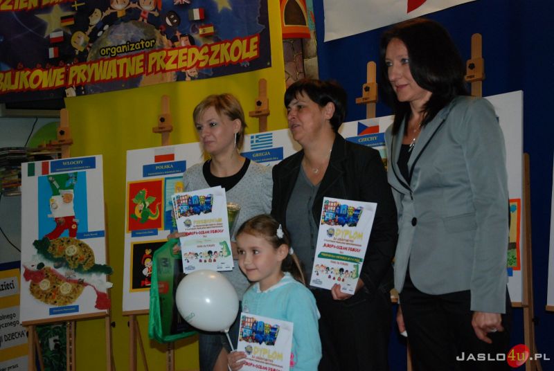 "Europa oczami dziecka". Przegląd twórczości plastycznej w Bajkowym Przedszkolu