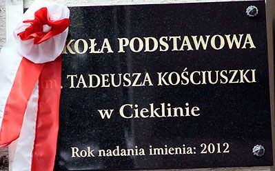 Nadanie imienia Szkoły Podstawowej w Cieklinie