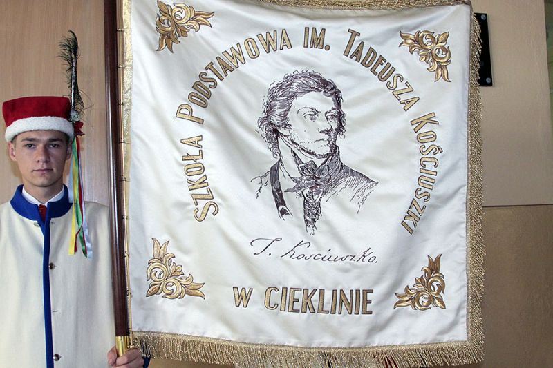 Nadanie imienia Szkoły Podstawowej w Cieklinie