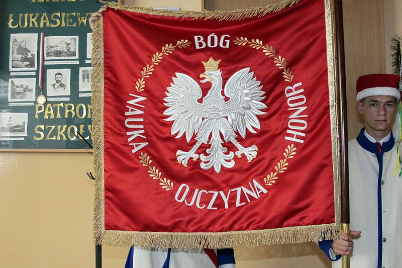 Nadanie imienia Szkoły Podstawowej w Cieklinie
