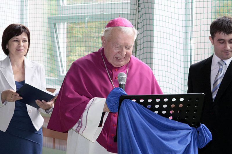 Nadanie imienia Szkoły Podstawowej w Cieklinie